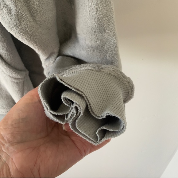 Velour Pullover Kangaroo Pocket Oversized Sweatshirt Hoodie Dove Gray NWT - Picture 11 of 16